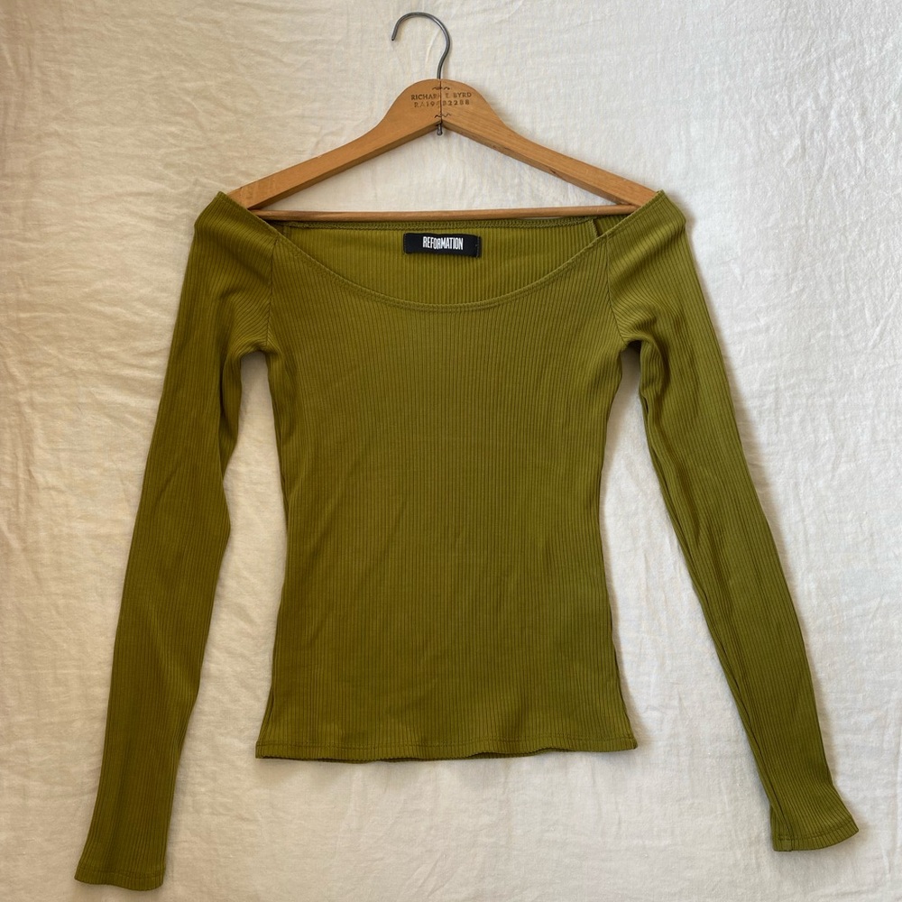 Reformation off the shoulder ribbed long sleeve in olive